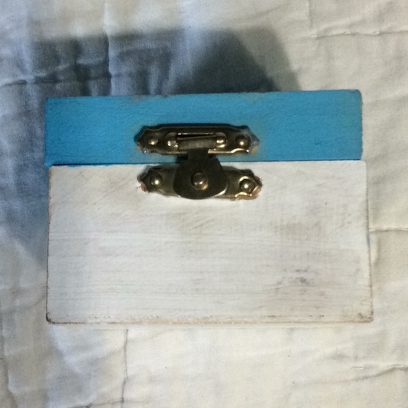 Trinket box 3x3x2 in blue and white. H261 - Picture 2 of 4